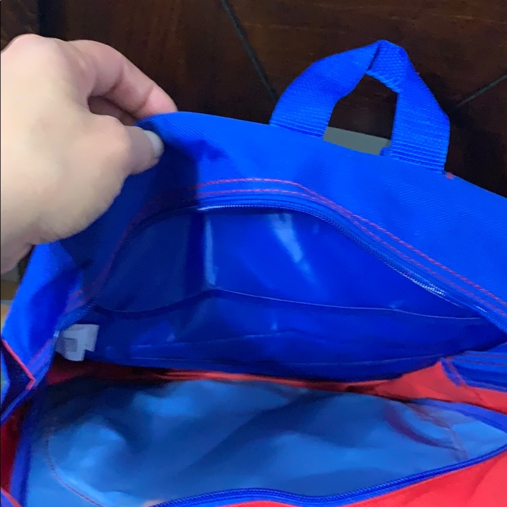 School bag - Picture 3 of 7